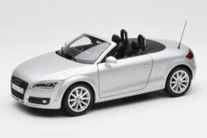 Audi TT 8J Roadster Lichtsilver Minichamps 1:18 5010500515 Metaal