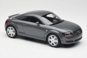 Audi TT 8N Coupe Grey Metallic Minichamps 1:18 155017020 Metaal — afbeelding 4 van 6