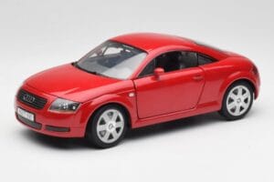 Audi TT 8N Coupe Rood Revell 1:18 89909092 Metaal