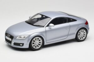 Audi TT 8N RHD Lake Zilver Metallic Minichamps 1:18 150015020 Metaal