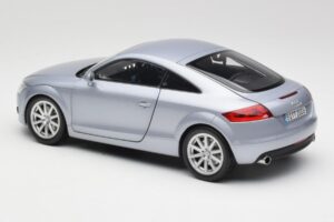 Audi TT 8N RHD Lake Zilver Metallic Minichamps 1:18 150015020 Metaal — afbeelding 7 van 8