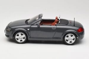 Audi TT 8N Roadster Grijs Maisto 1:18 50346 Metaal — afbeelding 4 van 8