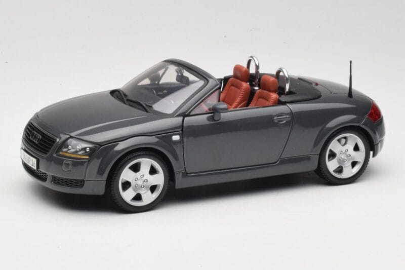 Audi TT 8N Roadster Grijs Maisto 1:18 50346 Metaal