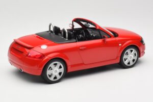 Audi TT 8N Roadster Rood Minichamps 1:18 155017032 Metaal — afbeelding 2 van 6