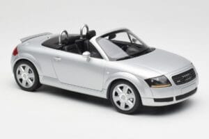 Audi TT 8N Roadster Silver Metallic Minichamps 1:18 155017031 Metaal — afbeelding 4 van 6