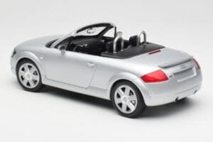 Audi TT 8N Roadster Silver Metallic Minichamps 1:18 155017031 Metaal — afbeelding 5 van 6