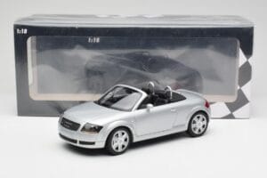 Audi TT 8N Roadster Silver Metallic Minichamps 1:18 155017031 Metaal — afbeelding 6 van 6