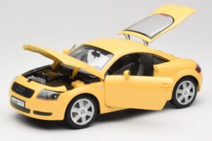 Audi TT 8N Geel Revell 1:18 08954-M1 Metaal — afbeelding 2 van 8