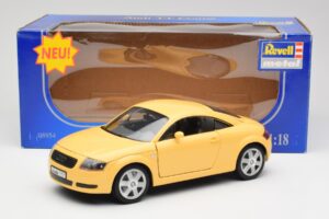 Audi TT 8N Geel Revell 1:18 08954-M1 Metaal — afbeelding 8 van 8