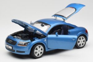 Audi TT 8N Blauw Revell 1:18 8954 Metaal — afbeelding 2 van 8
