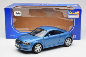 Audi TT 8N Blauw Revell 1:18 8954 Metaal — afbeelding 8 van 8