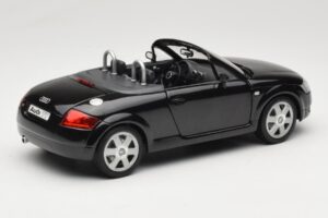 Audi TT 8N Roadster Zwart Revell 1:18 08980 Metaal — afbeelding 3 van 8