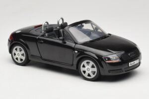 Audi TT 8N Roadster Zwart Revell 1:18 08980 Metaal — afbeelding 6 van 8