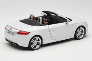 Audi TT 8S Roadster Glacier White Minichamps 1:18 5011400515 Metaal — afbeelding 3 van 8
