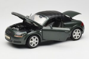 Audi TT 8N Roadster Groen Revell 1:18 8979 Metaal — afbeelding 2 van 8
