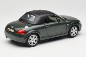 Audi TT 8N Roadster Groen Revell 1:18 8979 Metaal — afbeelding 3 van 8