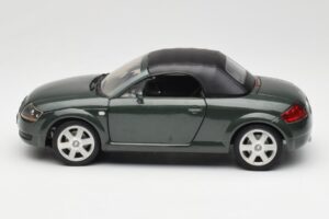 Audi TT 8N Roadster Groen Revell 1:18 8979 Metaal — afbeelding 4 van 8