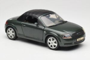 Audi TT 8N Roadster Groen Revell 1:18 8979 Metaal — afbeelding 6 van 8