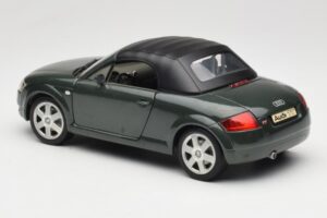 Audi TT 8N Roadster Groen Revell 1:18 8979 Metaal — afbeelding 7 van 8