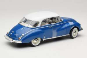 Auto Union 1000 S Coupe Blauw Wit Revell 1:18 08909 Metaal — afbeelding 2 van 6