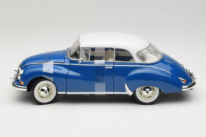 Auto Union 1000 S Coupe Blauw Wit Revell 1:18 08909 Metaal — afbeelding 3 van 6