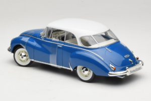 Auto Union 1000 S Coupe Blauw Wit Revell 1:18 08909 Metaal — afbeelding 5 van 6