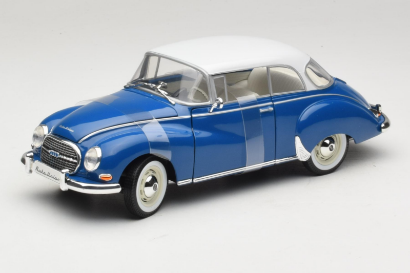 Auto Union 1000 S Coupe Blauw Wit Revell 1:18 08909 Metaal