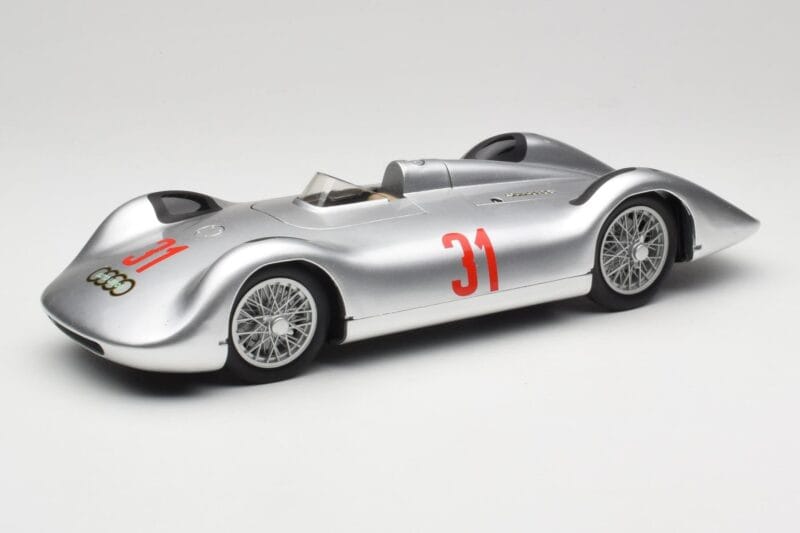 Auto Union Typ C Stromlinie #31 B. Rosemeyer 1937 Zilver Revell 1:18 08436 Metaal