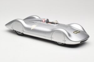 Auto Union Type C Streamliner #72 B. Rosemeyer World Record 1937 Revell 1:18 08420 Metaal — afbeelding 4 van 6