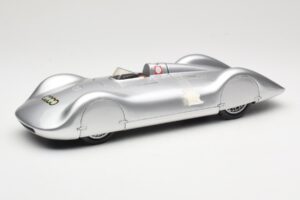 Auto Union Type C Streamliner #72 B. Rosemeyer World Record 1937 Revell 1:18 08420 Metaal
