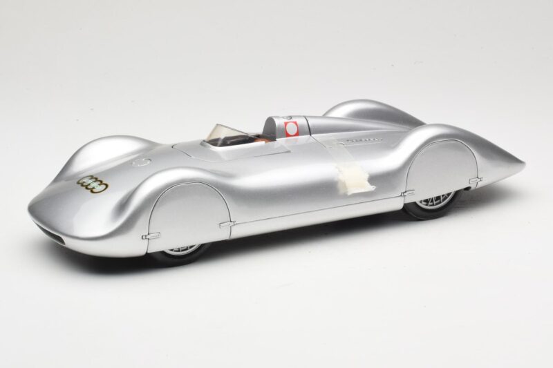 Auto Union Type C Streamliner #72 B. Rosemeyer World Record 1937 Revell 1:18 08420 Metaal
