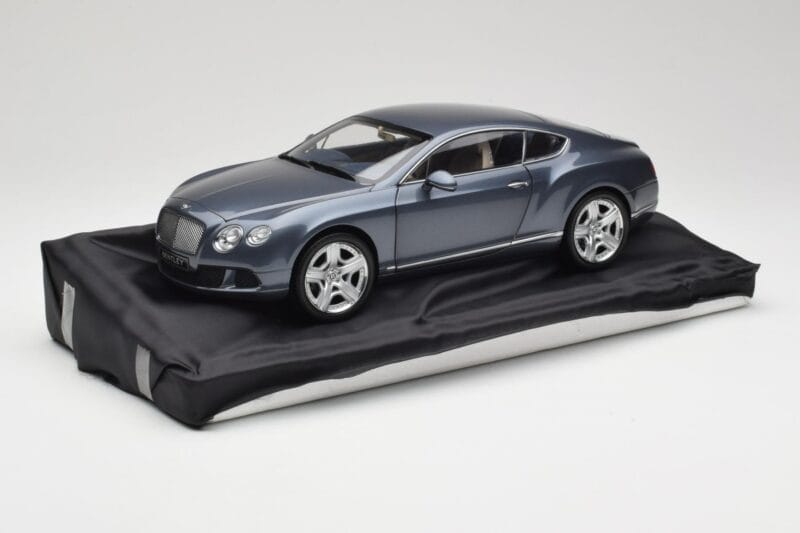 Bentley Continental GT Grey Metallic Minichamps 1:18 100139920 Metaal