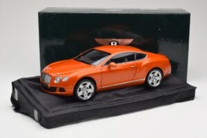 Bentley Continental GT Orange Metallic Minichamps 1:18 100139921 Metaal — afbeelding 8 van 8