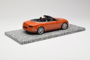 Bentley Continental GT Speed Cabriolet Orange Metallic Minichamps 1:18 107139430 Metaal — afbeelding 2 van 6