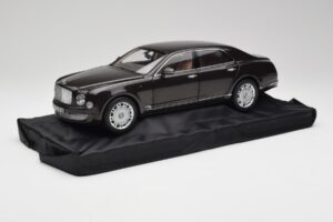 Bentley Mulsanne Burnt Oak Minichamps 1:18 100139905 Metaal