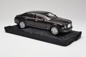 Bentley Mulsanne Burnt Oak Minichamps 1:18 100139905 Metaal — afbeelding 6 van 8