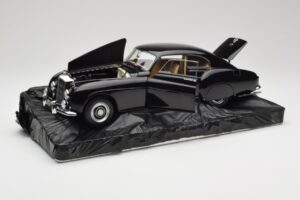 Bentley R-Type Continental Black Metallic Minichamps 1:18 100139420 Metaal — afbeelding 2 van 8