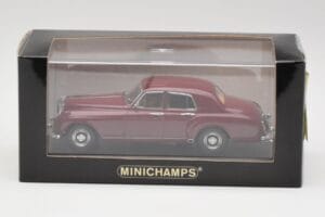 Bentley S1 Continental Flying Spur Bordeauxrood Minichamps 1:43 436139550 Metaal — afbeelding 4 van 4