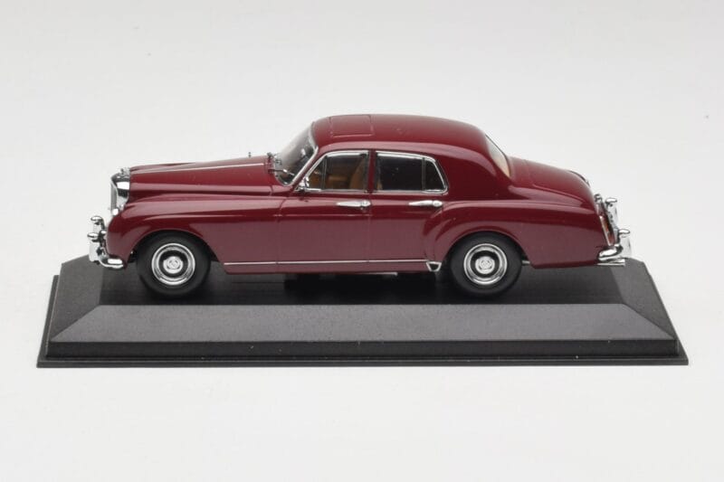 Bentley S1 Continental Flying Spur Bordeauxrood Minichamps 1:43 436139550 Metaal