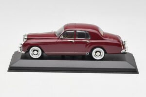 Bentley S1 Continental Flying Spur Crème Minichamps 1:43 436139551 Metaal
