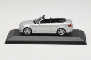 BMW 1-Series E88 Cabriolet Titan Silver Minichamps 1:43 80420427037-R1 Metaal