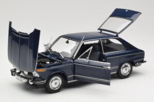 BMW 1600 Touring Blauw Minichamps 1:18 80430145823 Metaal — afbeelding 2 van 8