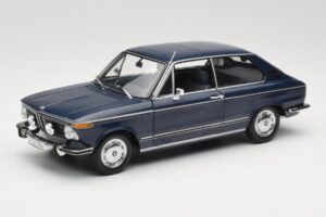 BMW 1600 Touring Blauw Minichamps 1:18 80430145823 Metaal