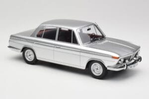BMW 1800 Ti Zilver Minichamps 1:18 107024000 Hars — afbeelding 4 van 6