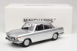 BMW 1800 Ti Zilver Minichamps 1:18 107024000 Hars — afbeelding 6 van 6