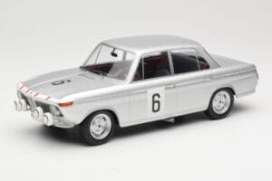 BMW 1800 TiSA #6 J. Munaron / K. Eppelein 24 Hours of Spa 1965 Minichamps 1:18 155652906 Metaal