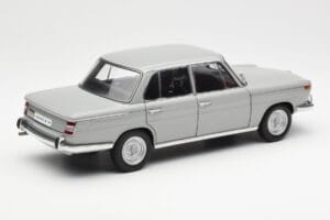 BMW 1800 TiSA Bernina Grijs AUTOart 1:18 70621 Metaal — afbeelding 3 van 8