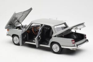 BMW 1800 TiSA Bernina Grijs AUTOart 1:18 70621 Metaal — afbeelding 5 van 8