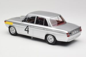BMW 1800 TiSA #4 J. Ickx / J. van Ophem 24 Hours of Spa 1965 Winners Minichamps 1:18 107652504 Hars — afbeelding 5 van 6