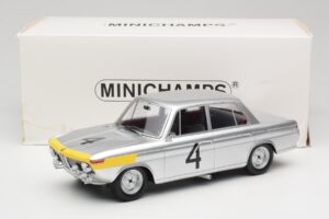 BMW 1800 TiSA #4 J. Ickx / J. van Ophem 24 Hours of Spa 1965 Winners Minichamps 1:18 107652504 Hars — afbeelding 6 van 6
